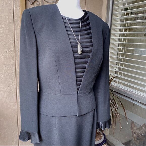 DAYMOR COUTURE JET BLACK TWO PIECE / SHORT SLEEVE LBD & TAILORED JACKET 4 - Picture 7 of 16